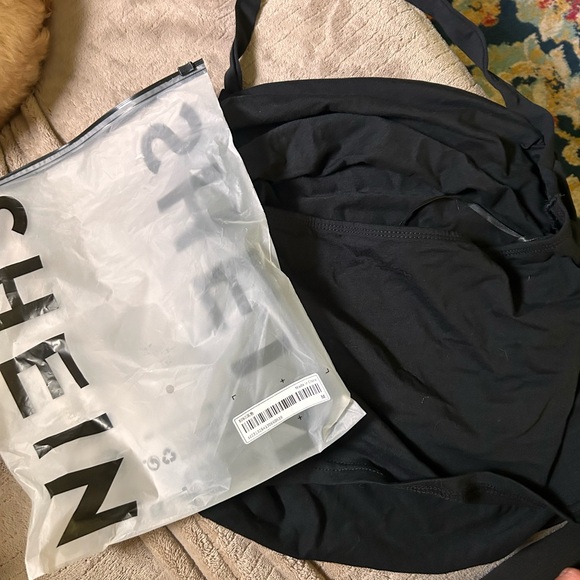 Black halter top - Picture 2 of 3